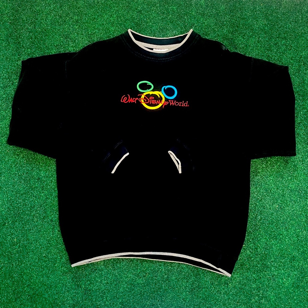 Vintage Walt Disney World Embroidered Sweatshirt